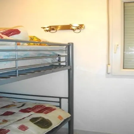 Apartment T3 Rez De Jardin, Belle A 20m De La Mer Et 150m Des Commerces, Piscine Dans La - Cap D'agde - Ref Sav33h Agde