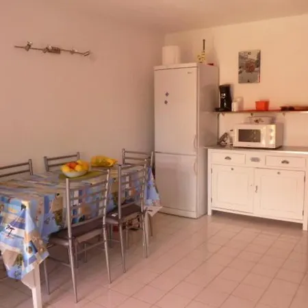Apartment T3 Rez De Jardin, Belle A 20m De La Mer Et 150m Des Commerces, Piscine Dans La - Cap D'agde - Ref Sav33h