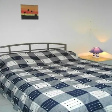 Apartment T3 Rez De Jardin, Belle A 20m De La Mer Et 150m Des Commerces, Piscine Dans La - Cap D'agde - Ref Sav33h Agde