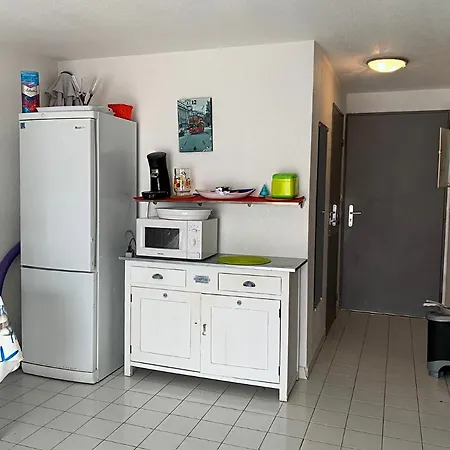 T3 Rez De Jardin, Belle A 20m De La Mer Et 150m Des Commerces, Piscine Dans La - Cap D'agde - Ref Sav33h